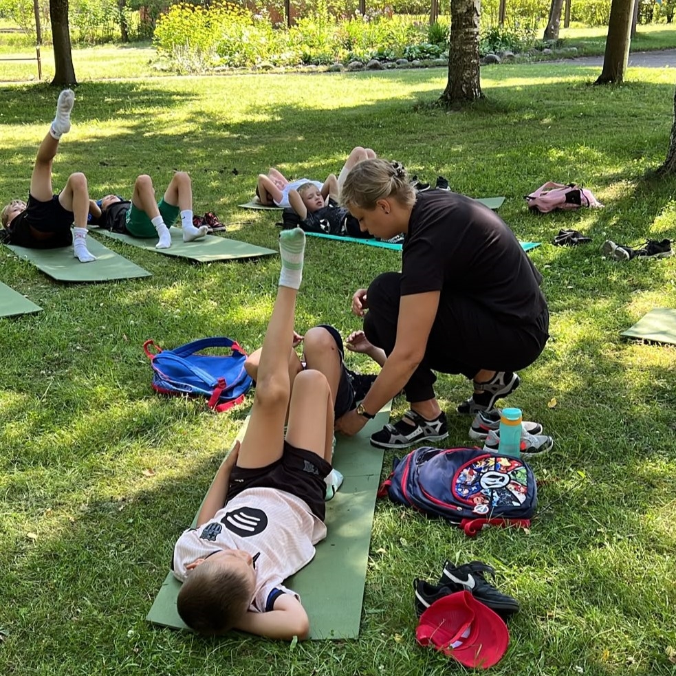 Skolēni darbojas