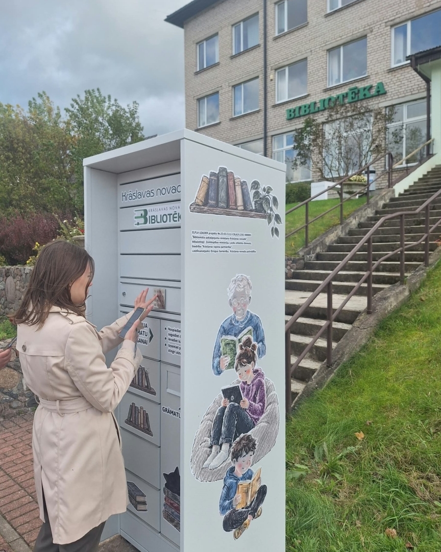 Sieviete izmanto bibliomātu