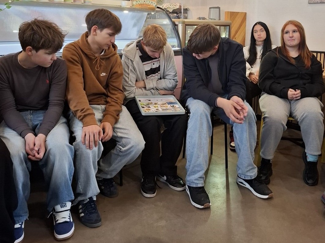 Skolēni izzina dažādus saldējuma veidus