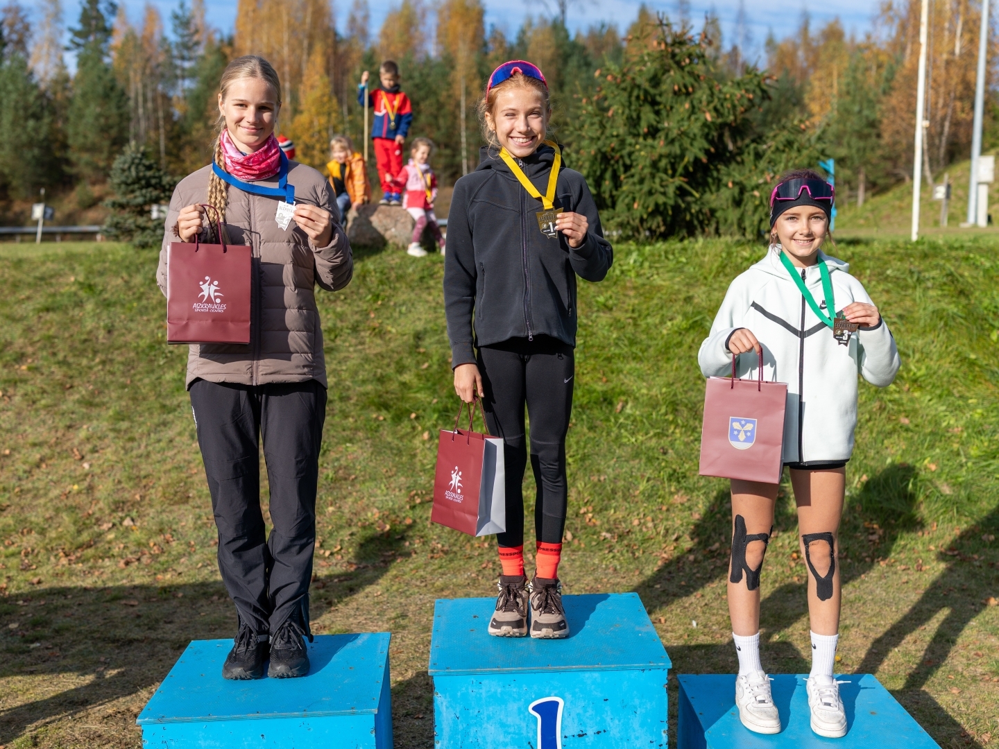 Uz goda pjedestāla