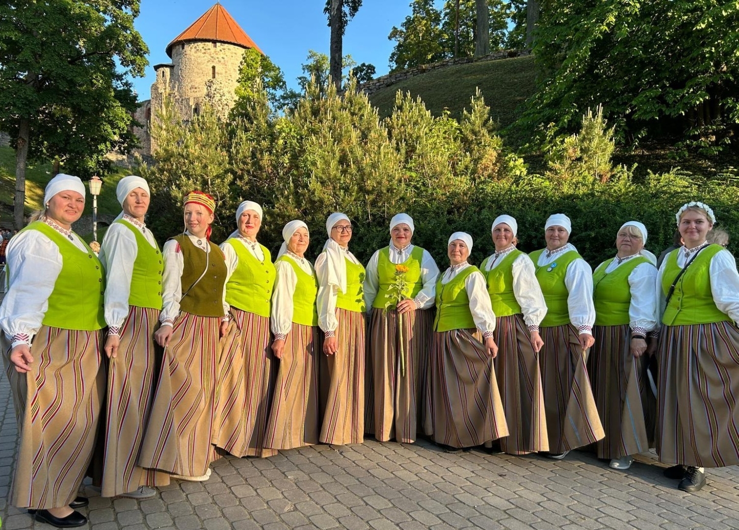 Sieviešu koris „Vēja roze”