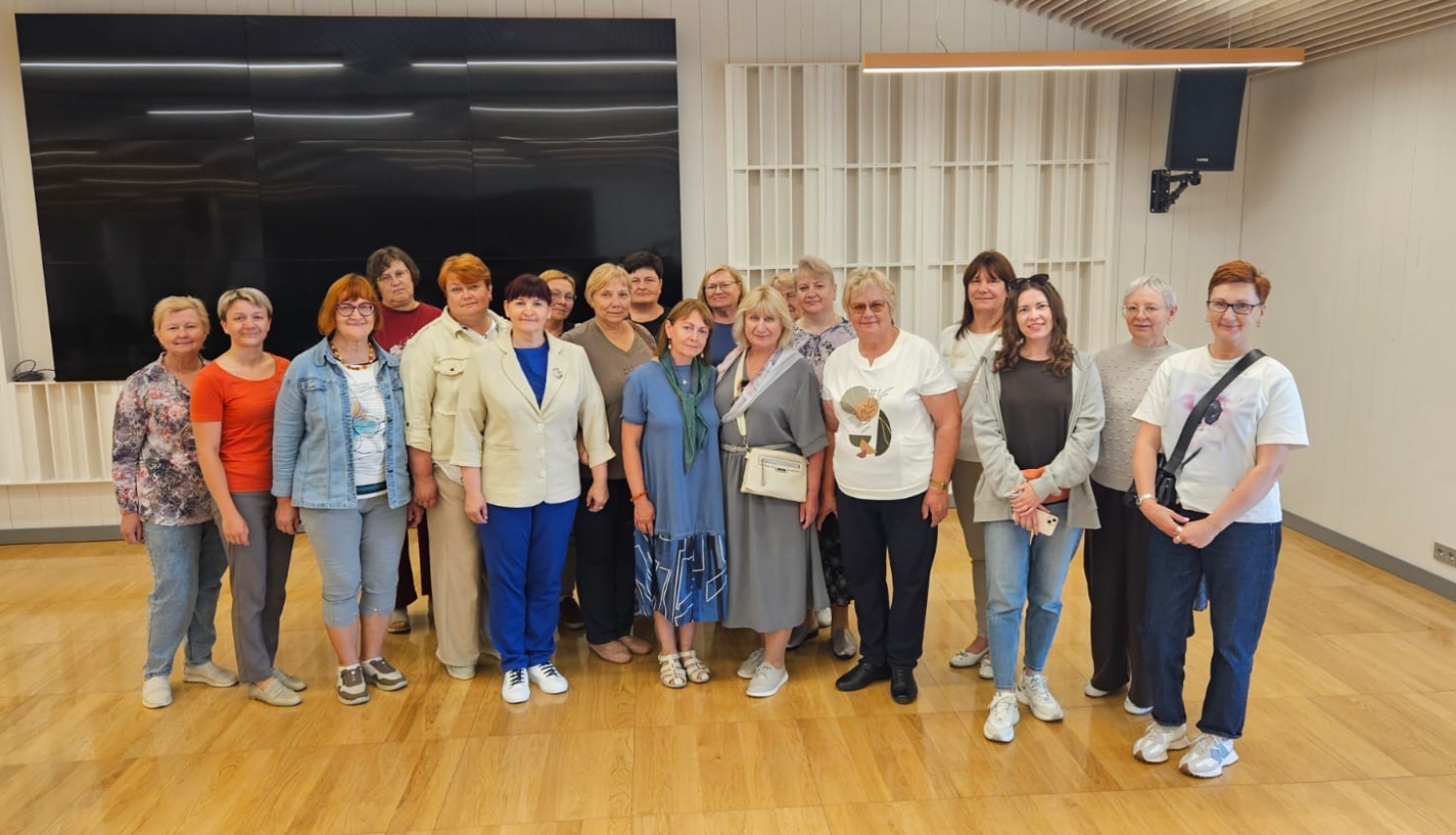 Bibliotekāru grupa kopīgā foto