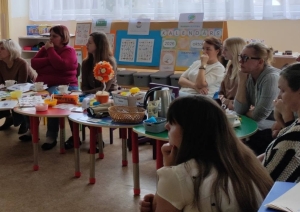 Pedagogi piedalās izglītojošā seminārā